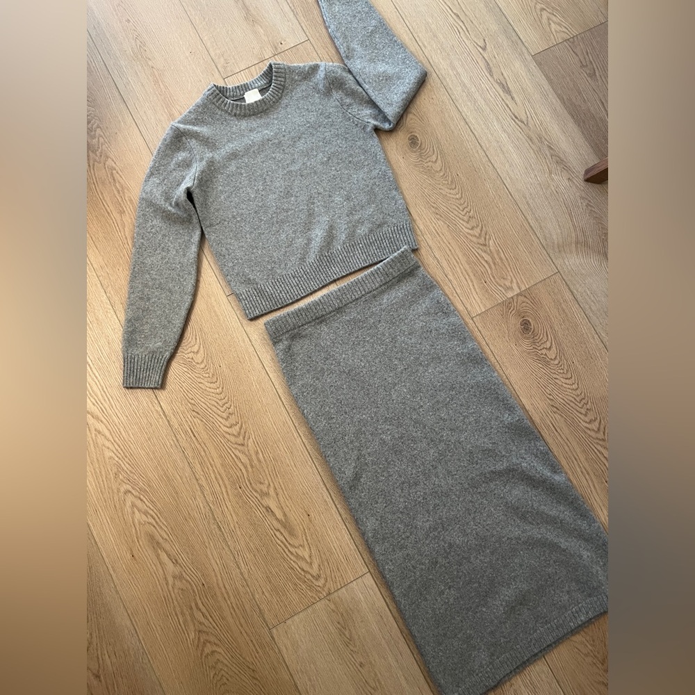 H&M Heather Gray Knit Skirt Set